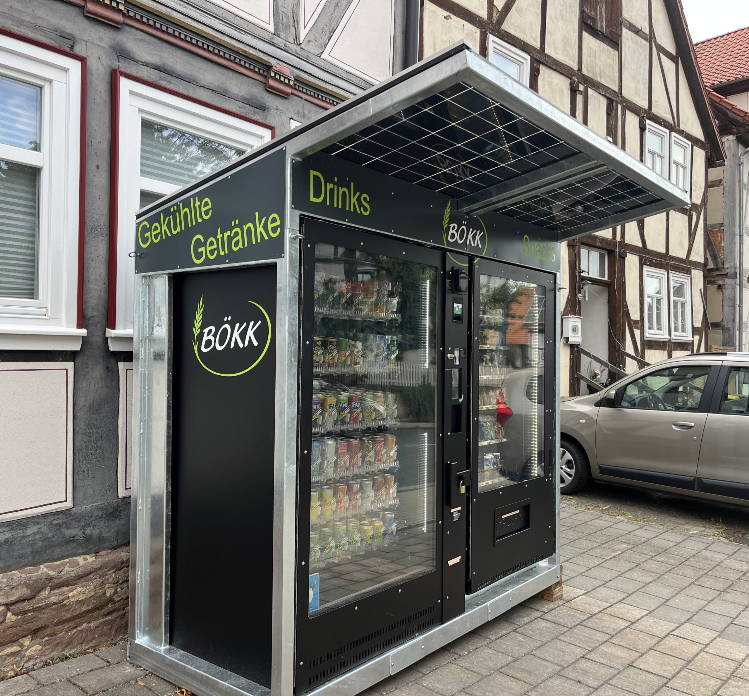 Verkaufsautomat für Außenaufstellung mit Photovoltaikdach